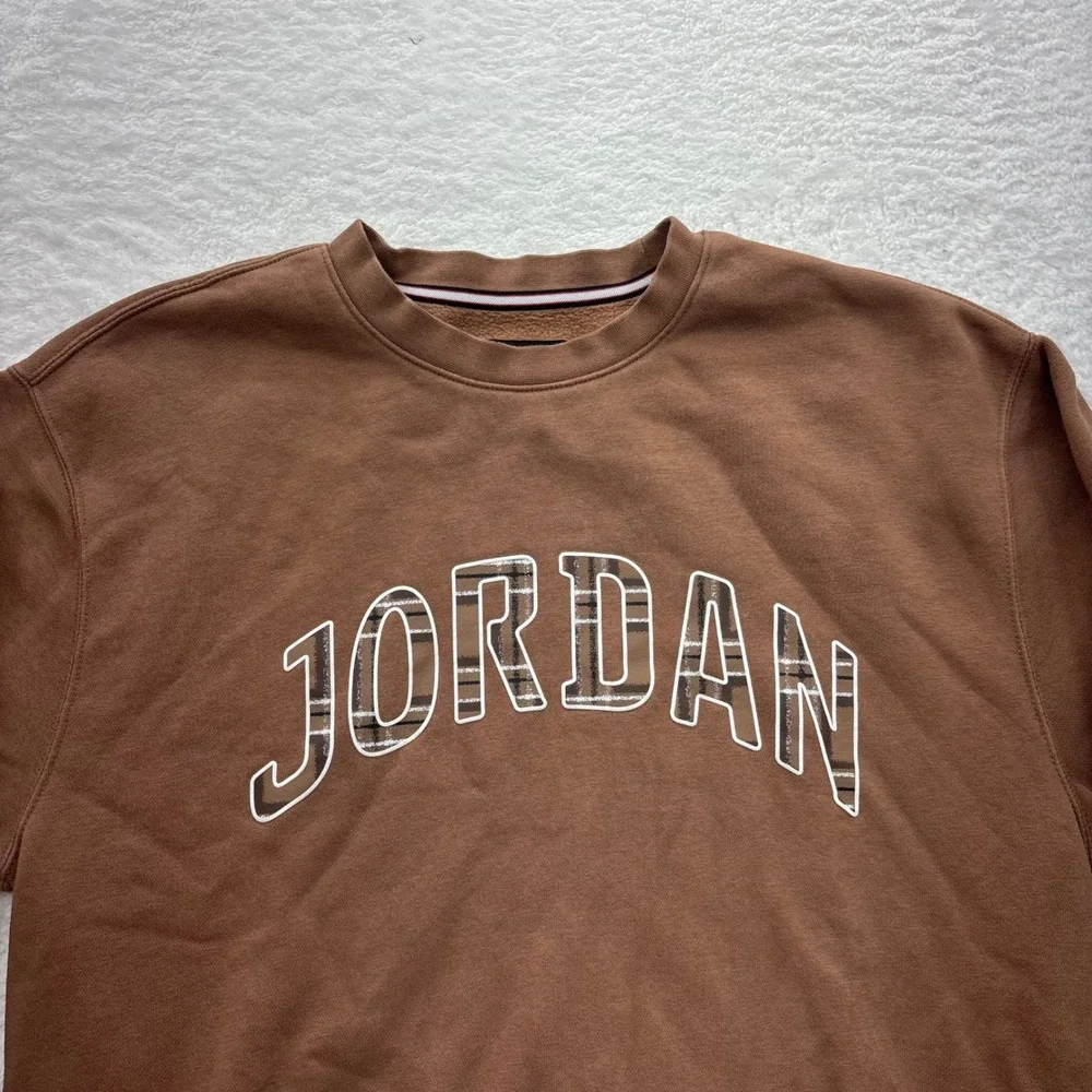 Jordan Mens Tan Brown Plaid Graphic Fleece Crewneck Sweatshirt Medium C334